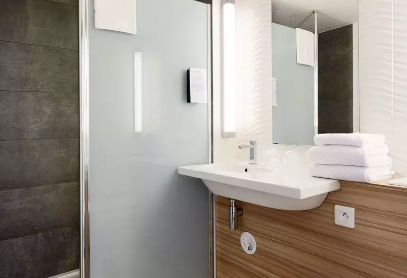 هتل Campanile Le Mans Arnage