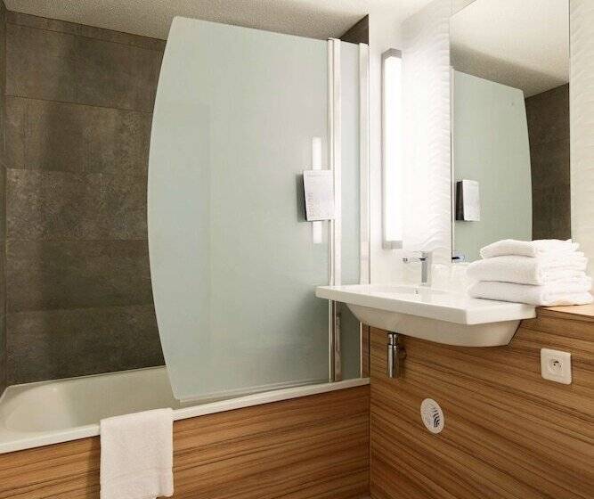 בית מלון כפרי Campanile Le Mans Arnage