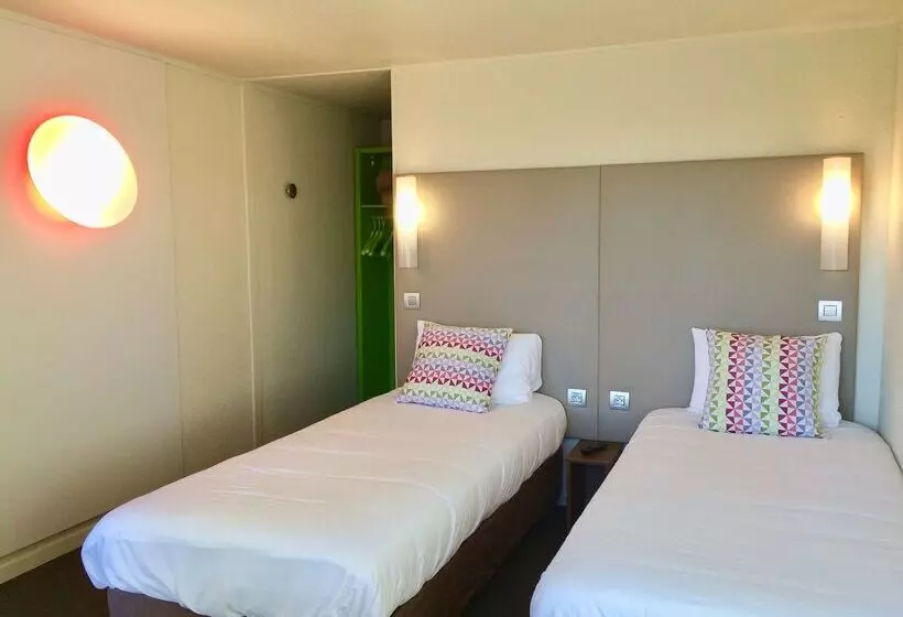 호텔 Campanile Plaisir