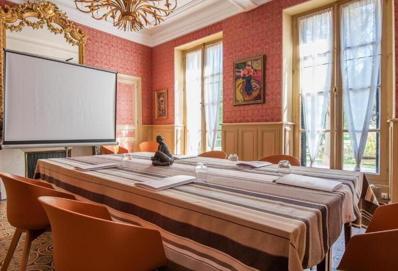 Отель Domaine D Auriac  Relais & Chateaux