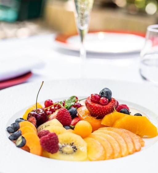 Отель Domaine D Auriac  Relais & Chateaux