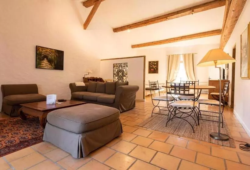 فندق Domaine D Auriac  Relais & Chateaux