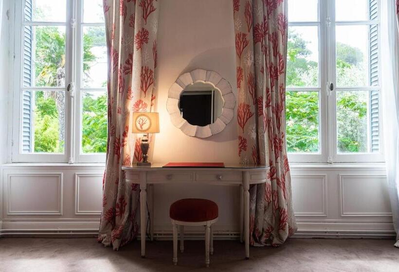 Отель Domaine D Auriac  Relais & Chateaux