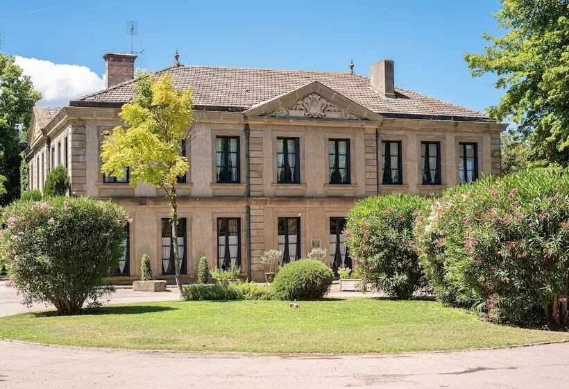 فندق Domaine D Auriac  Relais & Chateaux