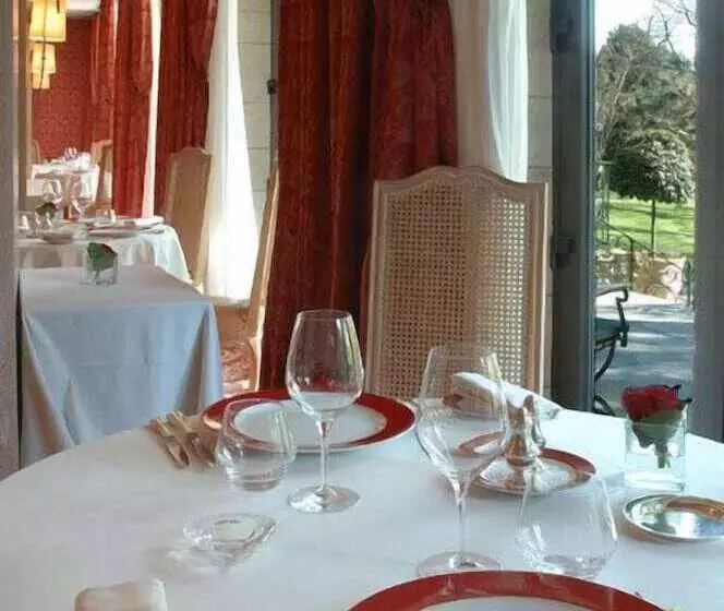 فندق Domaine D Auriac  Relais & Chateaux