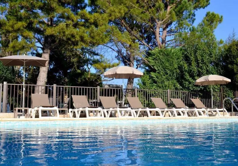 Otel Ibis Avignon Sud