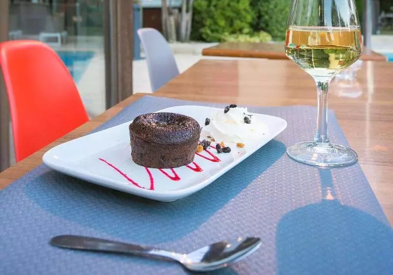 Otel Ibis Avignon Sud