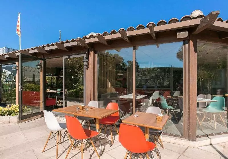 Otel Ibis Avignon Sud