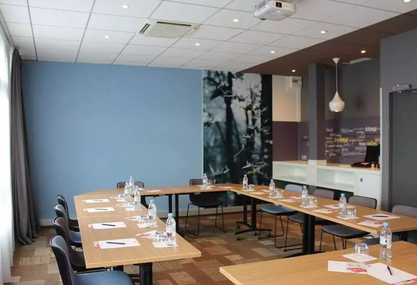 ホテル Ibis évry Courcouronnes