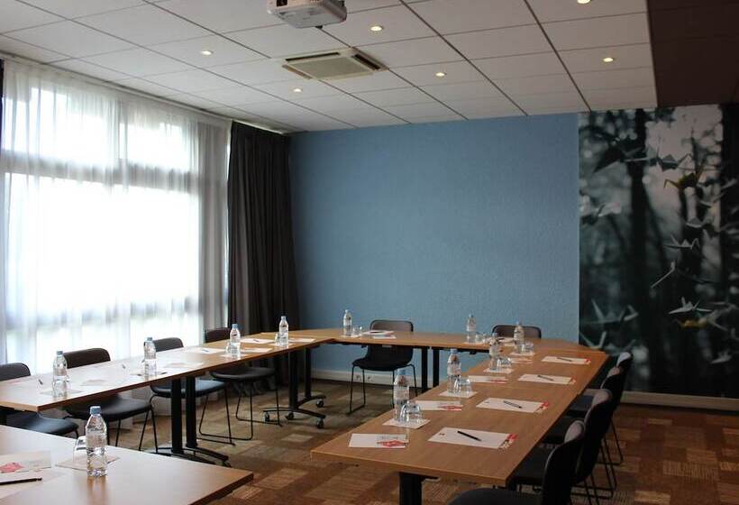 هتل Ibis évry Courcouronnes