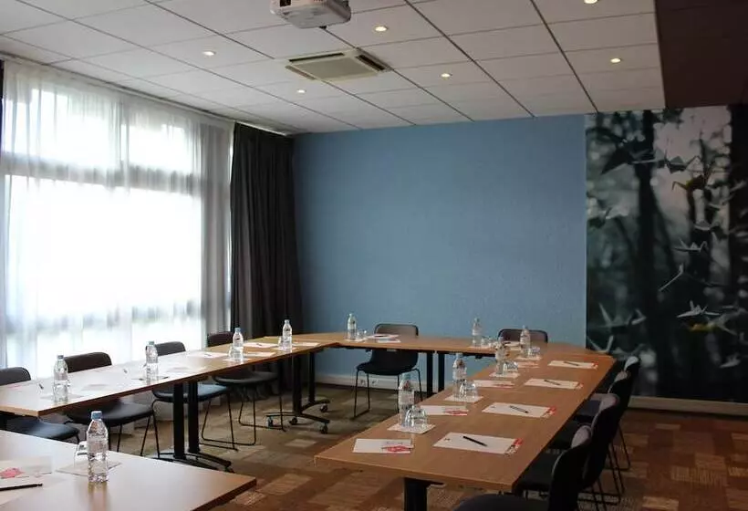 ホテル Ibis évry Courcouronnes