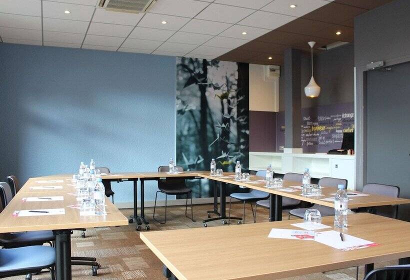 هتل Ibis évry Courcouronnes