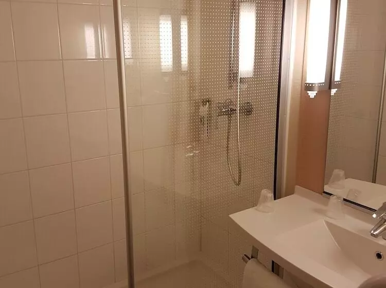 ホテル Ibis évry Courcouronnes