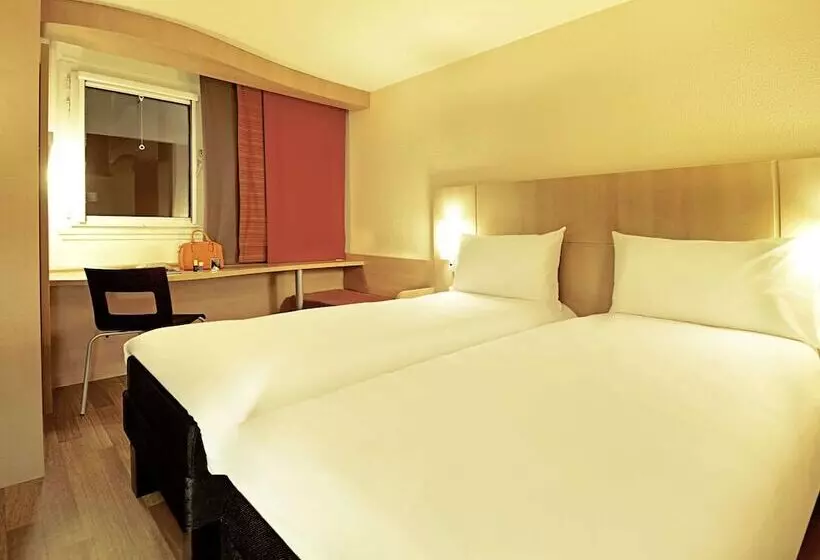 ホテル Ibis évry Courcouronnes