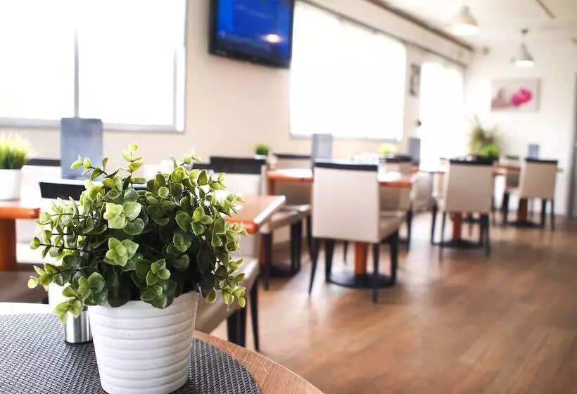 هتل Inn Design La Rochelle