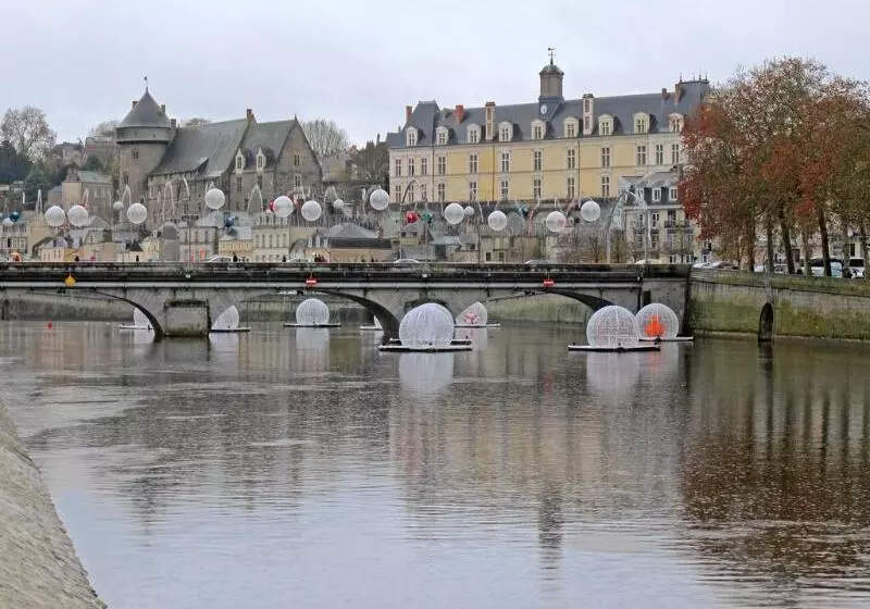 هتل Inn Design Laval