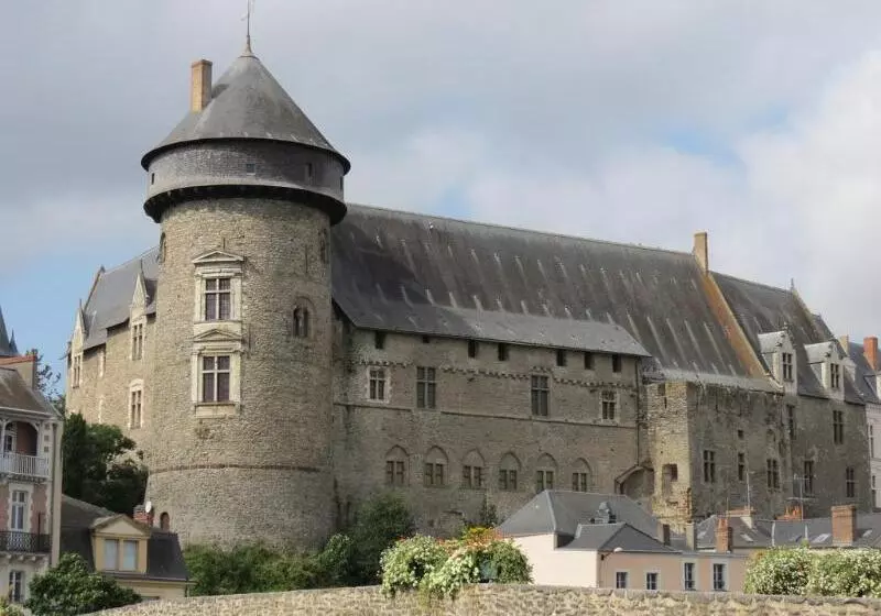 هتل Inn Design Laval