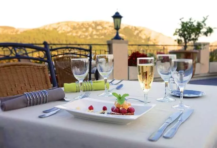 Logis Hotel Restaurant La Porte Des Cévennes