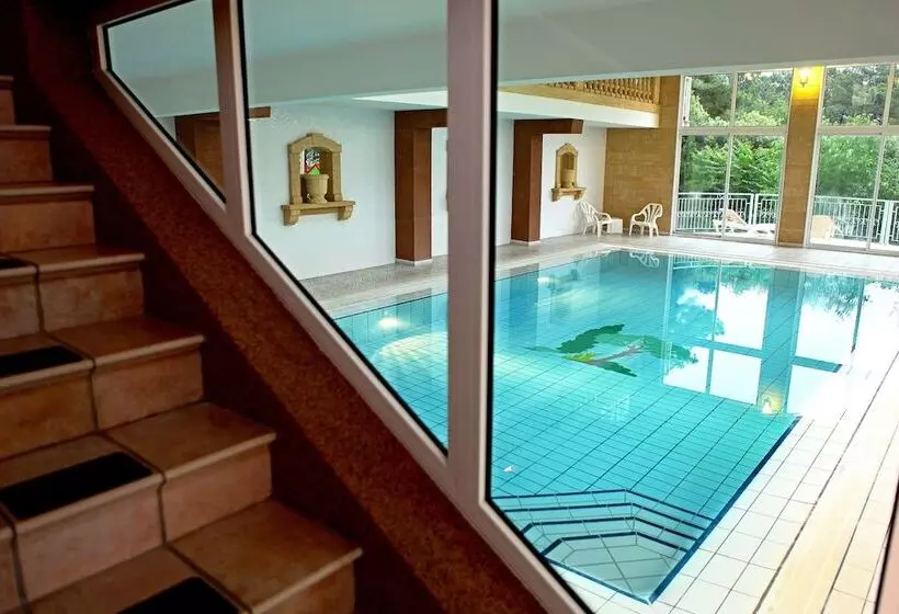 Logis Hotel Restaurant La Porte Des Cévennes