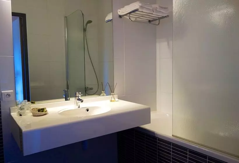 Logis Hotel Restaurant La Porte Des Cévennes