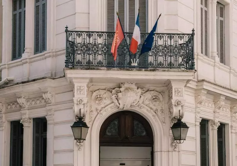 اقامتگاه La Résidence