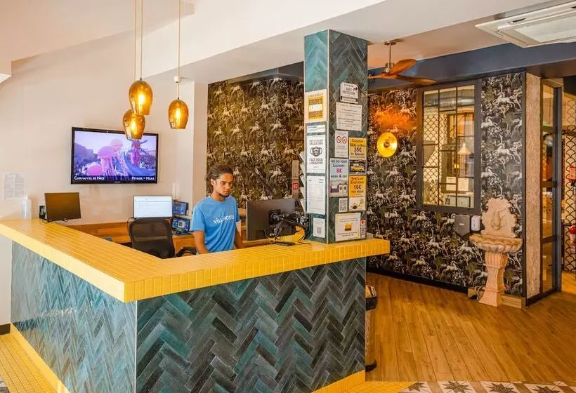 Villa Saint Exupery Beach Hostel