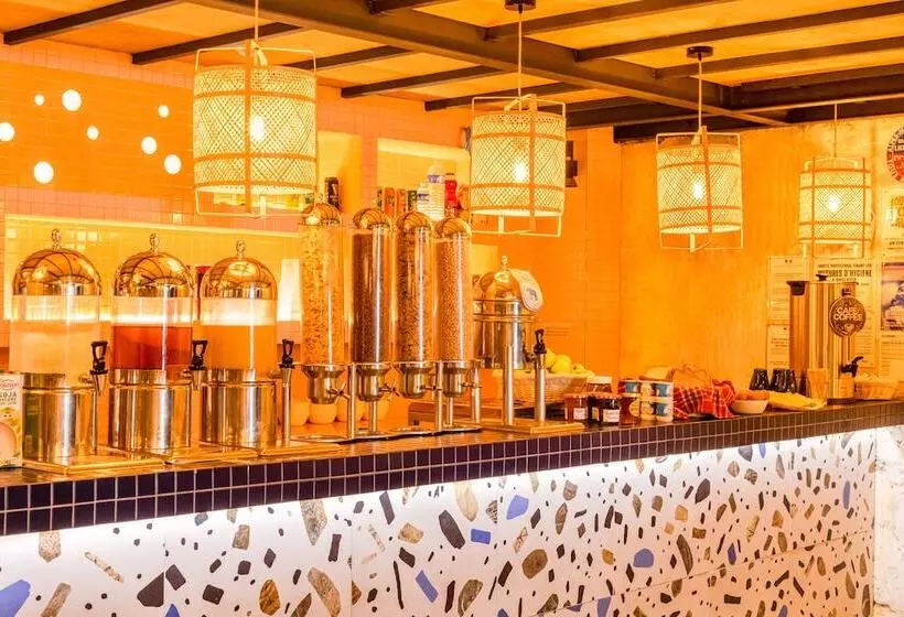 Villa Saint Exupery Beach Hostel