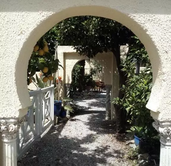 ベッドアンドブレックファースト L'Orangeraie