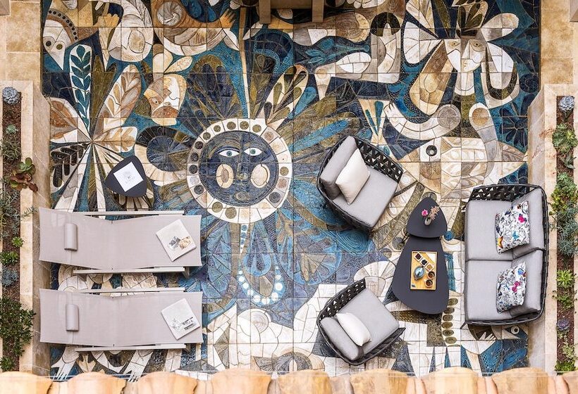 فندق Byblos Saint Tropez