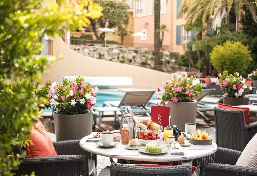 Отель Byblos Saint Tropez