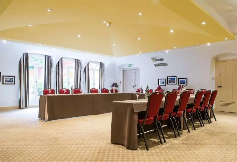 Отель Byblos Saint Tropez