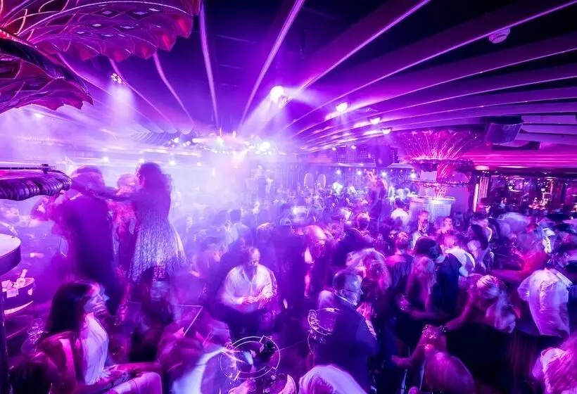 Отель Byblos Saint Tropez