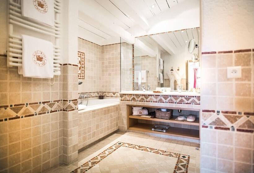 فندق Byblos Saint Tropez