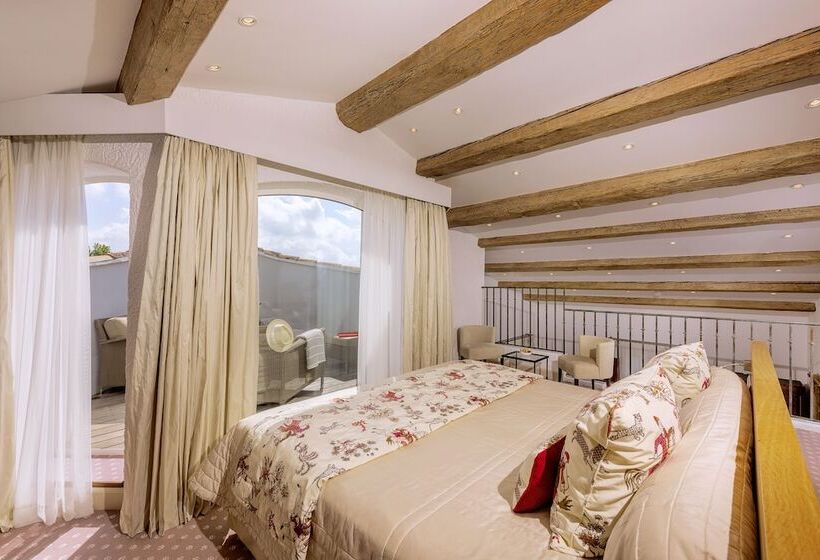 فندق Byblos Saint Tropez