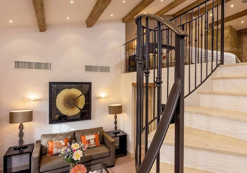 فندق Byblos Saint Tropez