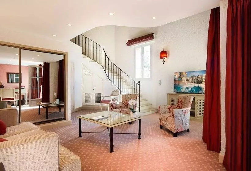 Отель Byblos Saint Tropez