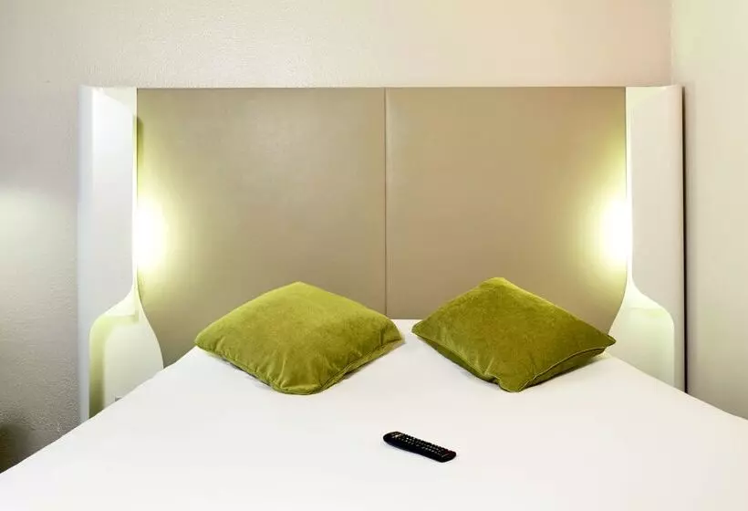 בית מלון כפרי Campanile Montesson Le Vesinet