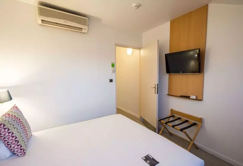 בית מלון כפרי Campanile Montesson Le Vesinet