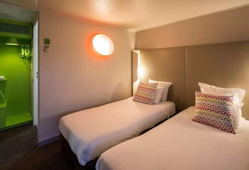 בית מלון כפרי Campanile Montesson Le Vesinet