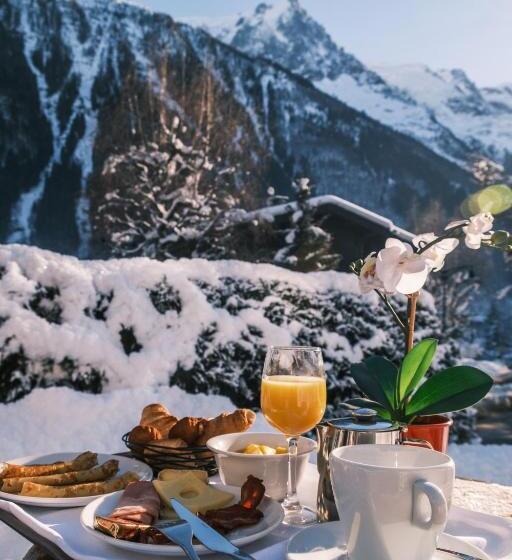 هتل Chalet Hôtel Le Prieuré & Spa