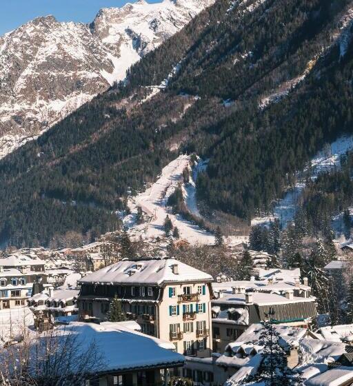 هتل Chalet Hôtel Le Prieuré & Spa