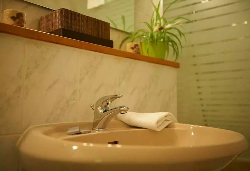 Отель Hôtel Le Relais