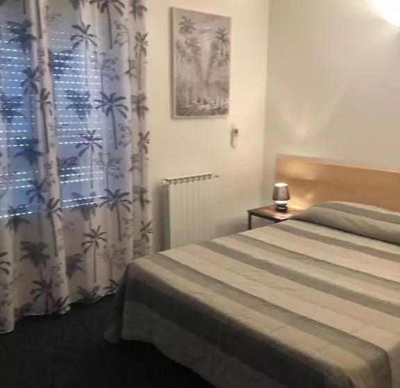 Отель Hôtel Le Relais