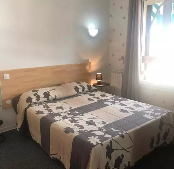 Отель Hôtel Le Relais