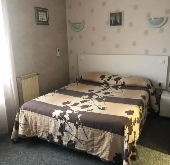 Отель Hôtel Le Relais