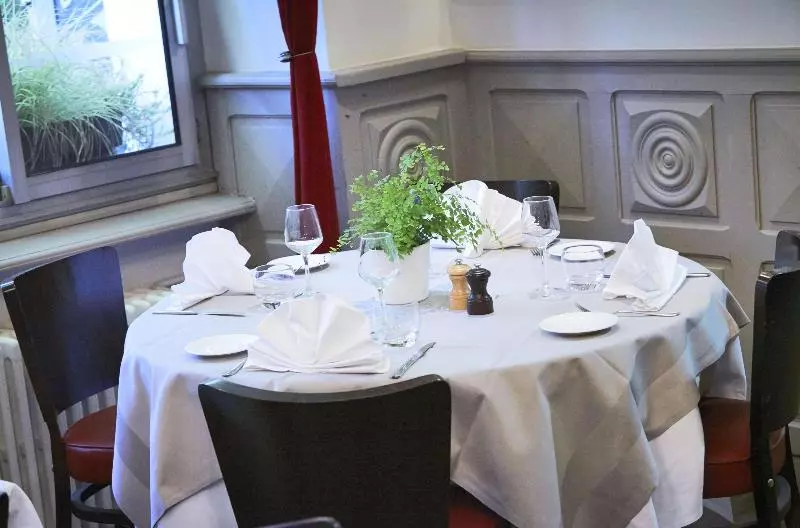 هتل Kyriad Vannes Centreville