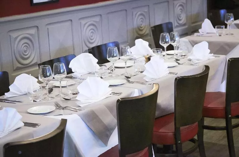 هتل Kyriad Vannes Centreville