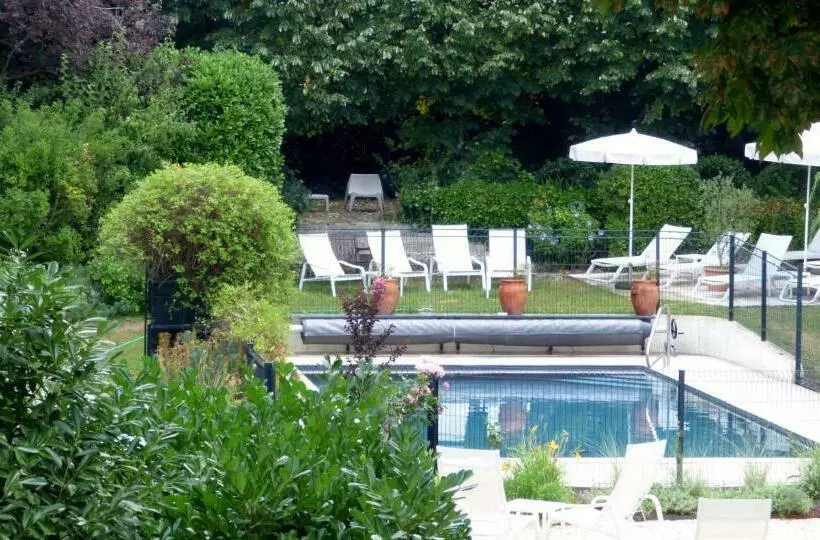 Отель Hôtel La Tonnellerie