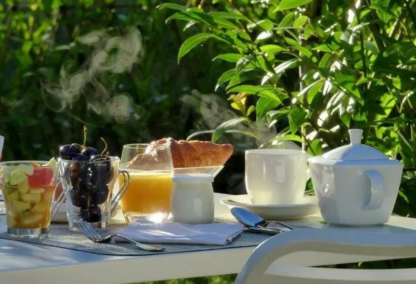 Отель Hôtel La Tonnellerie