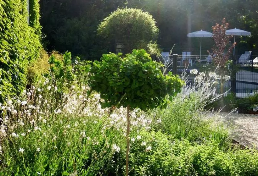 Отель Hôtel La Tonnellerie